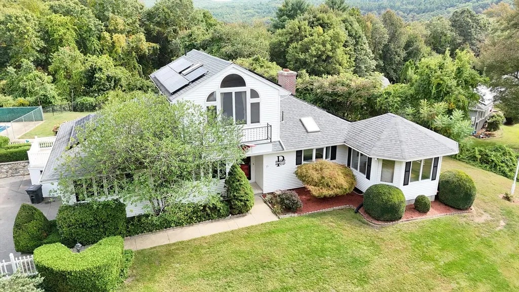 13 Juniper Hill Rd, Ware