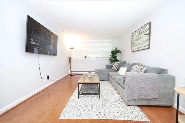 11 Cogswell Ave #6, Cambridge