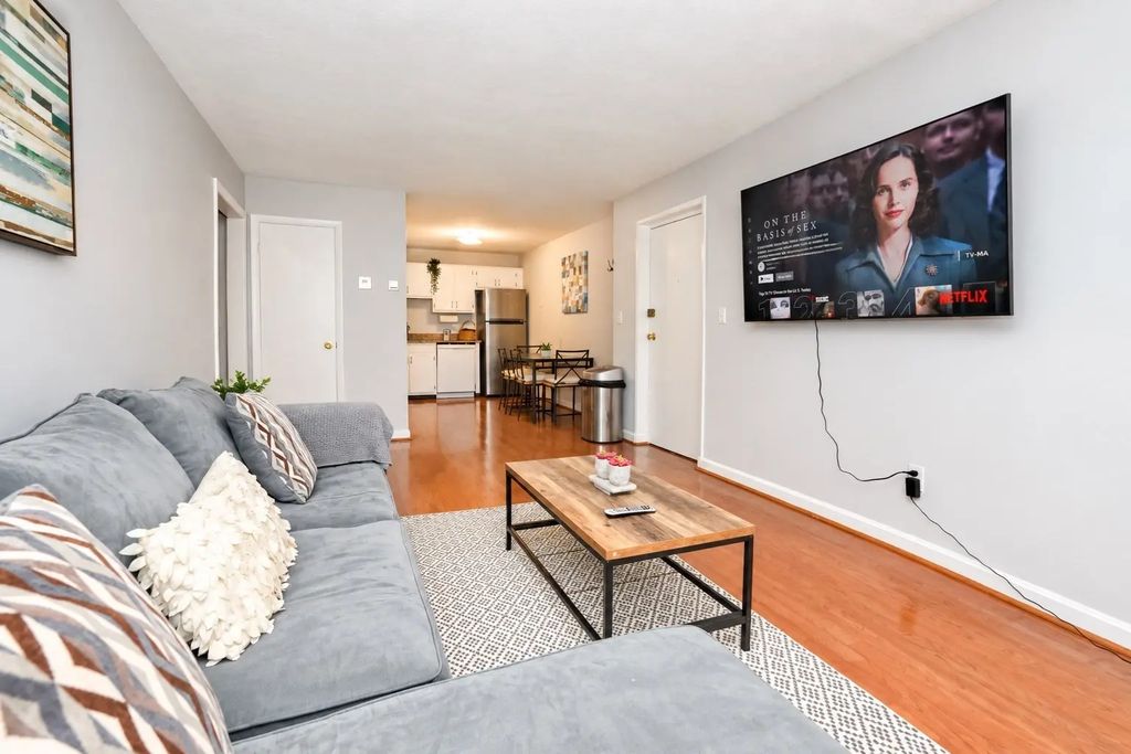 11 Cogswell Ave #6, Cambridge