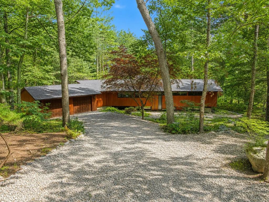23 Pilgrims Path, Sudbury