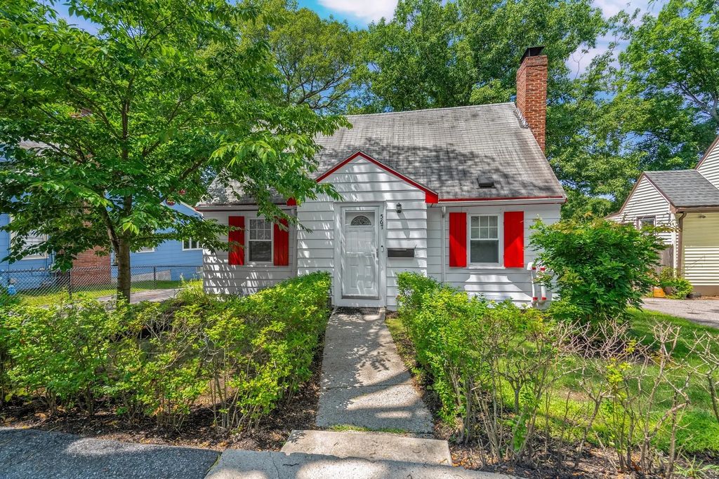 567 Poplar Street, Boston