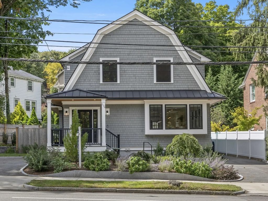 579 Centre St, Newton