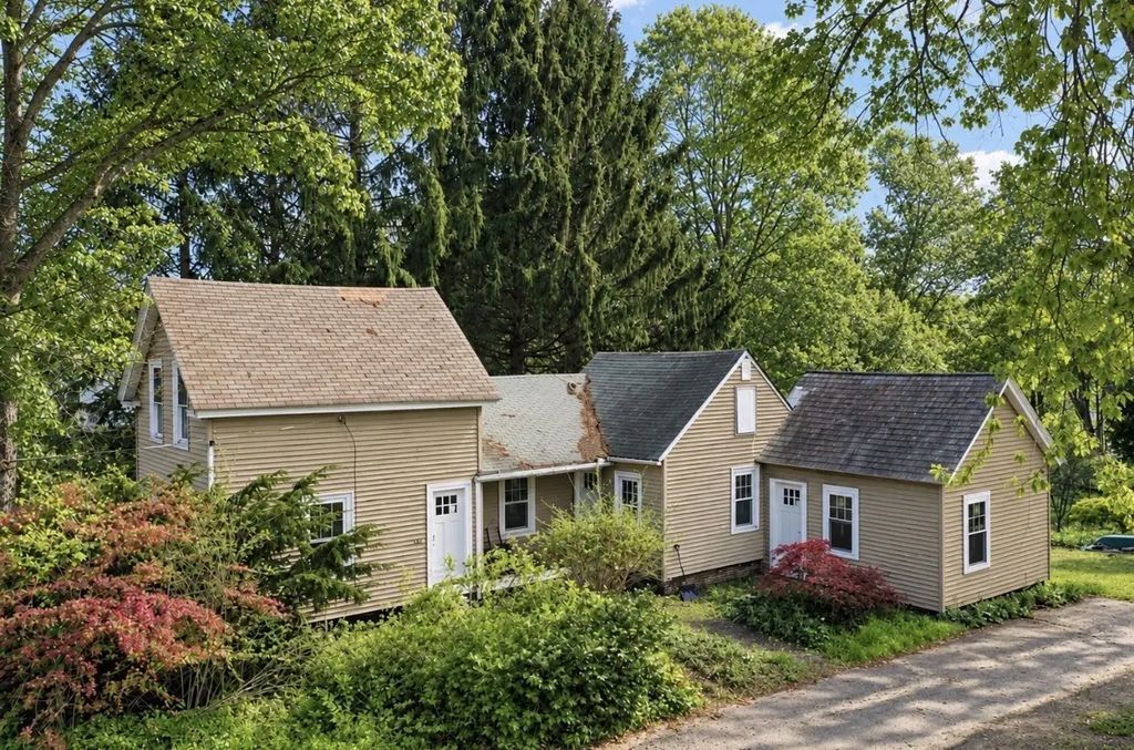 136 Montague City Rd, Greenfield