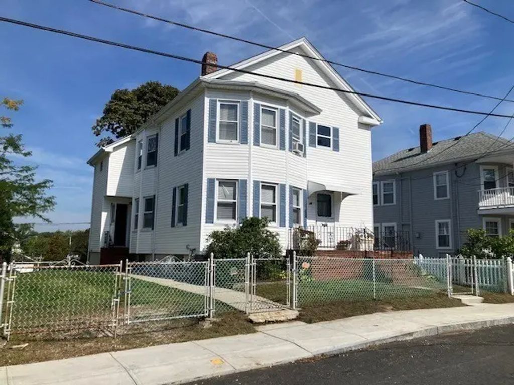 24 Dover St., Fairhaven