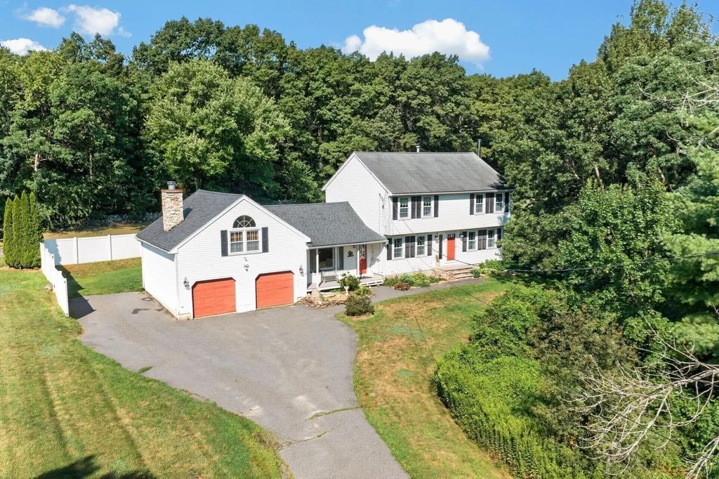 6 Paddock Lane, Dracut