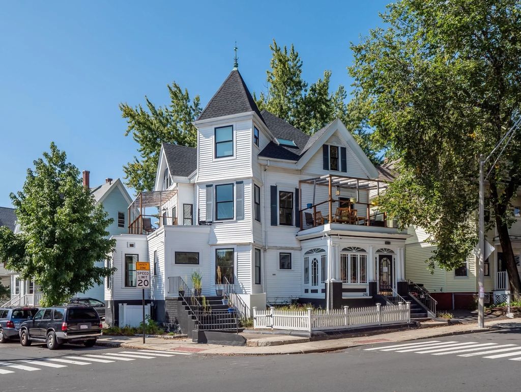 390 Medford St #1a, Somerville
