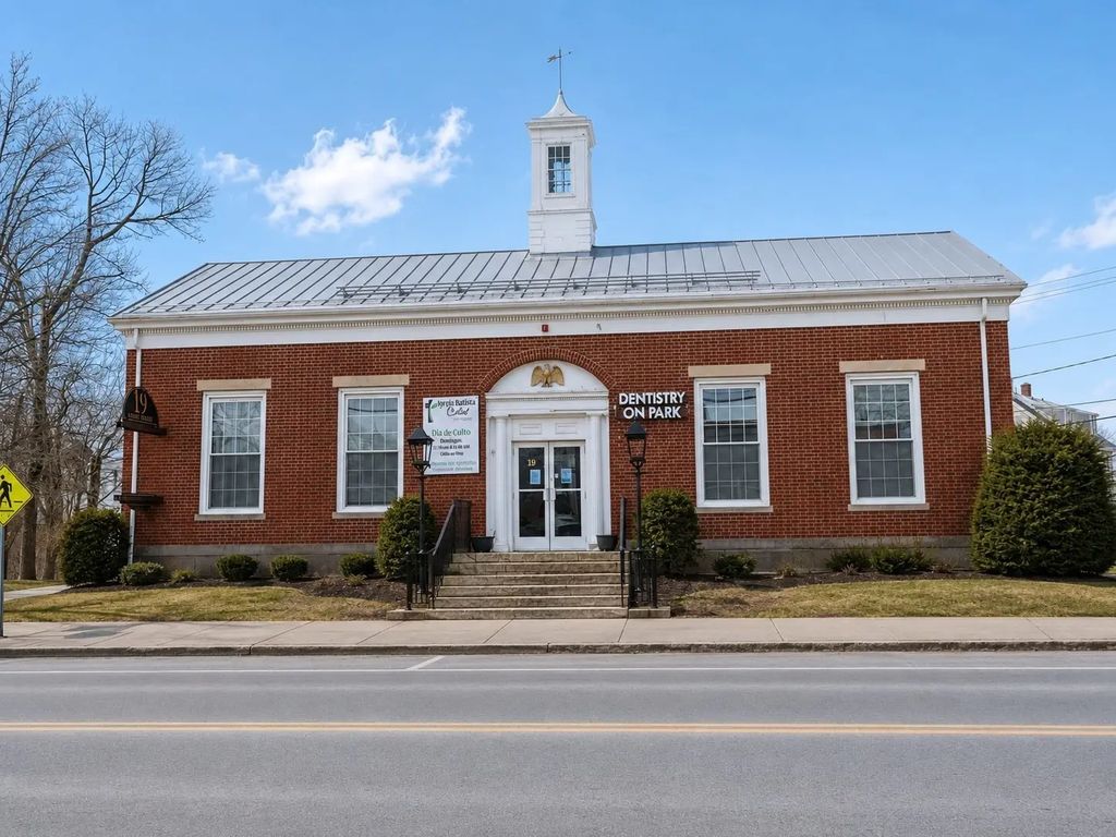 19 Park St #1, Stoughton