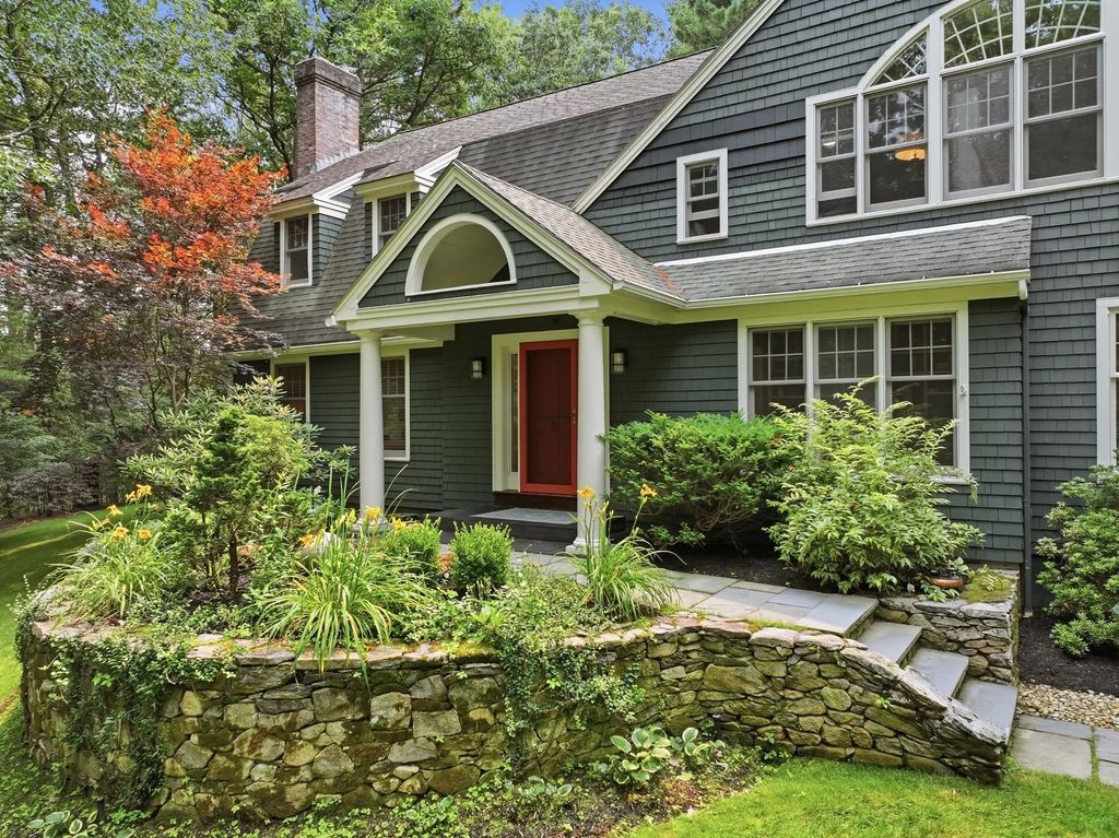 18 Village Green Ln, Holden