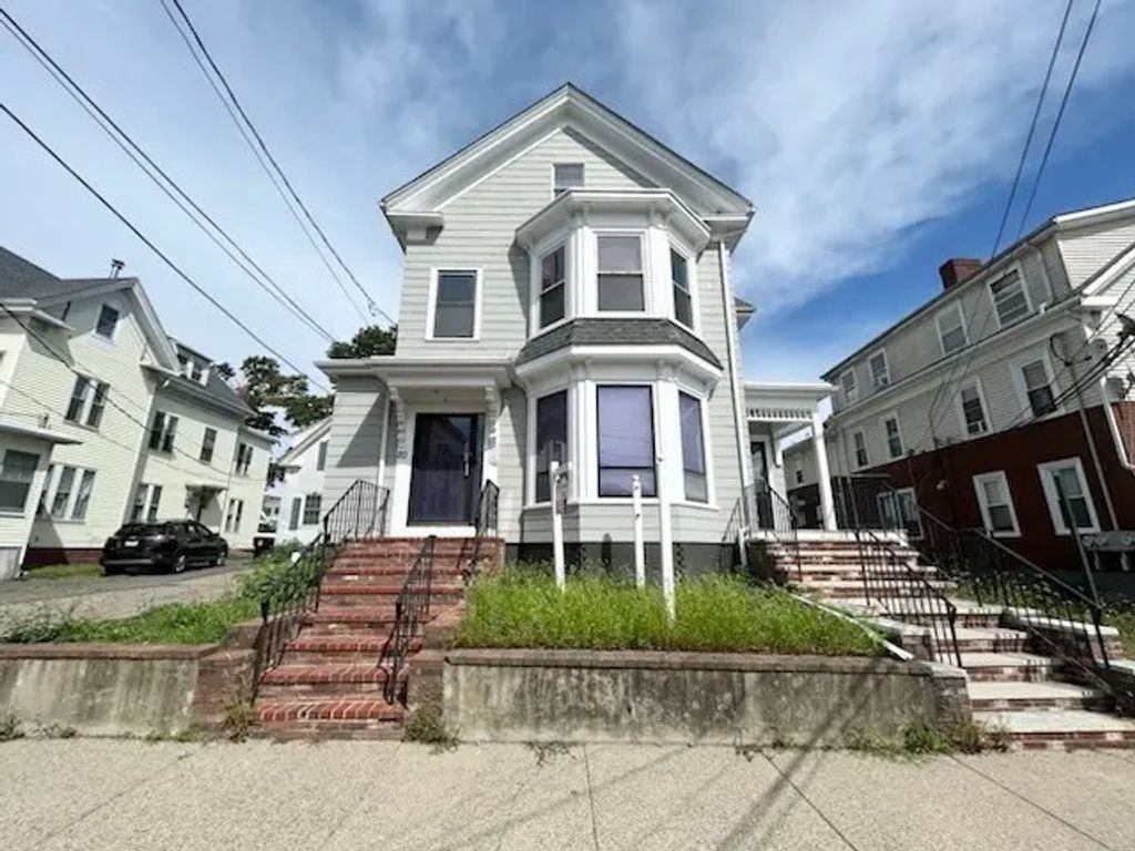 20 Cottage St, Brockton
