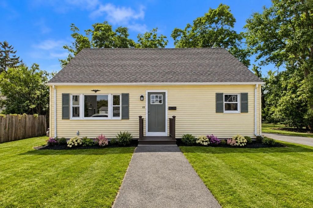 22 Myrtle Ave, Acushnet