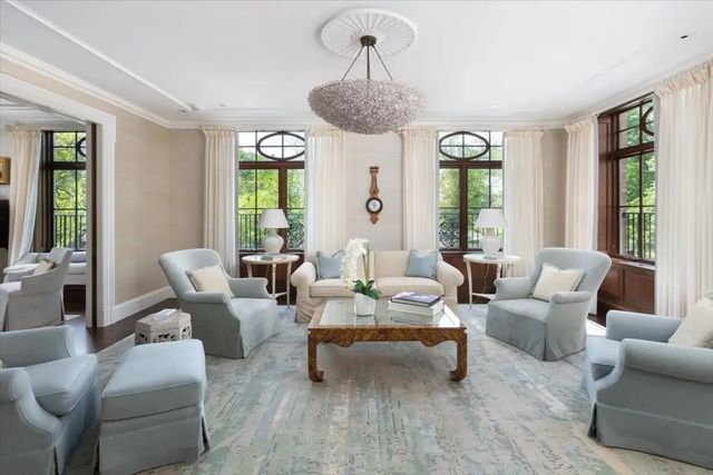 250 Boylston St #2, Boston