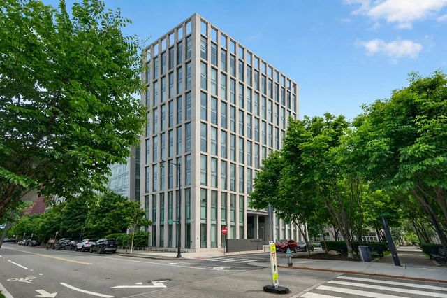 2 Earhart St #134, Cambridge