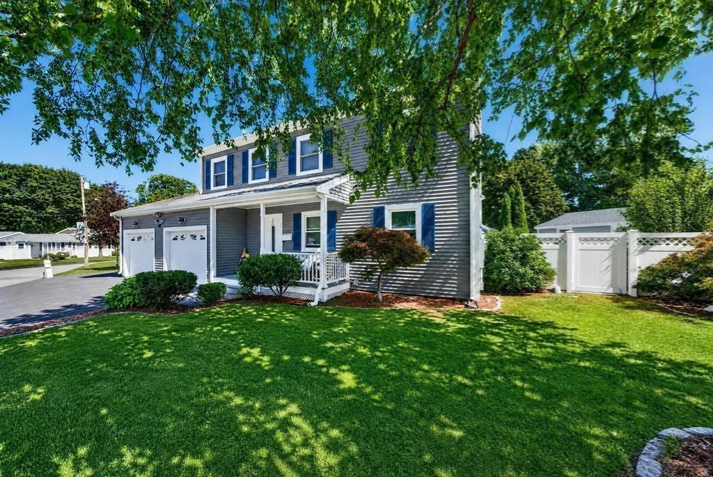 11 Pilgrim Rd, Woburn