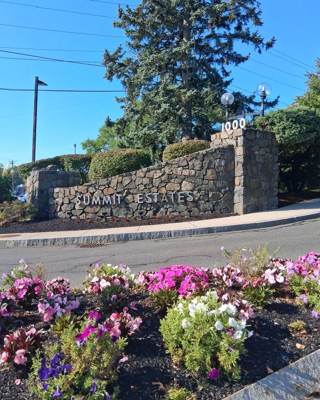 1004 Paradise Rd #2m, Swampscott