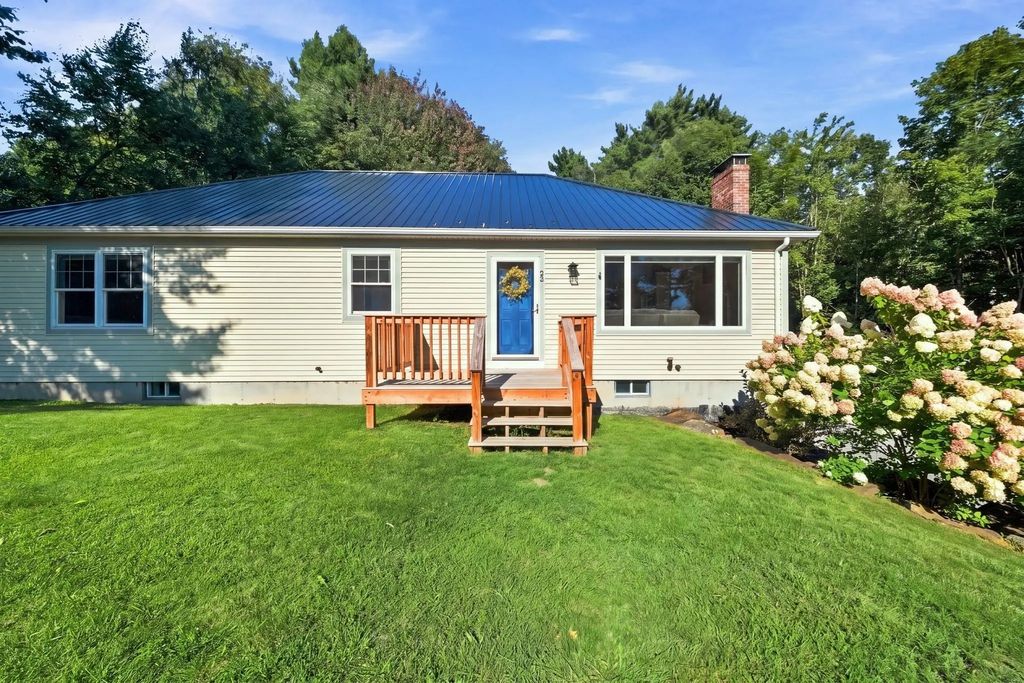 25 Ridgewood Dr, Gilmanton