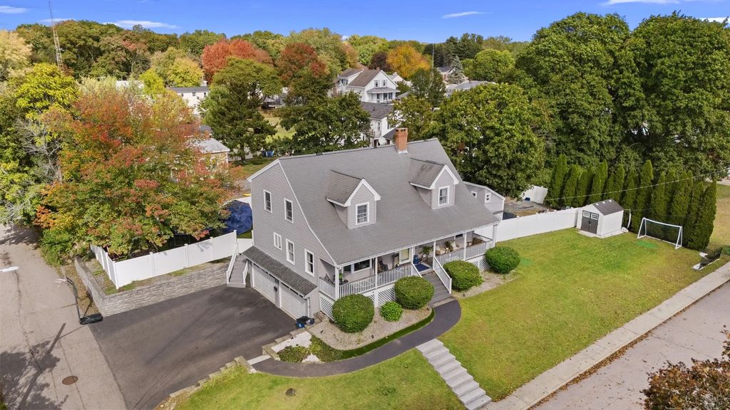 21 Milton St, Blackstone
