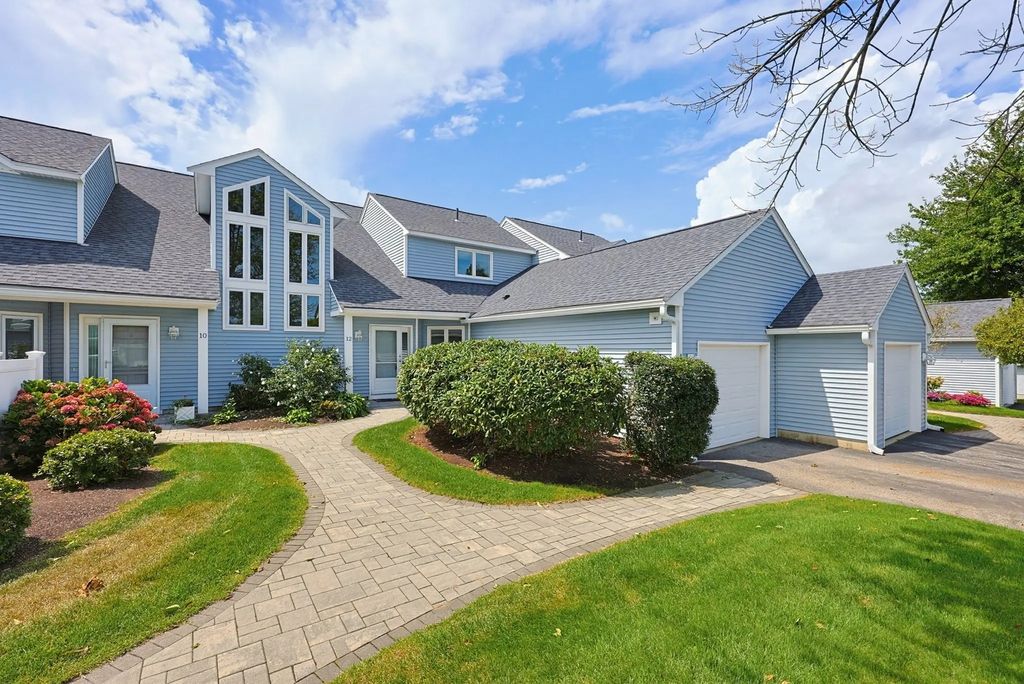 12 Fairway Dr #golfview, Plymouth