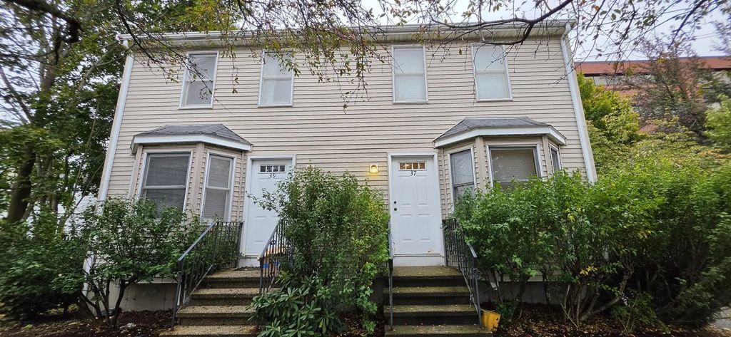 37 Crafts St #37, Newton