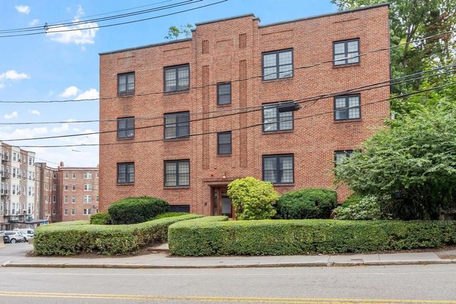 159 St Paul Street #1, Brookline
