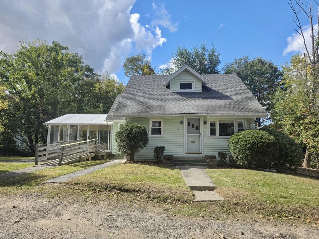 25 Barrett Ave, Worcester