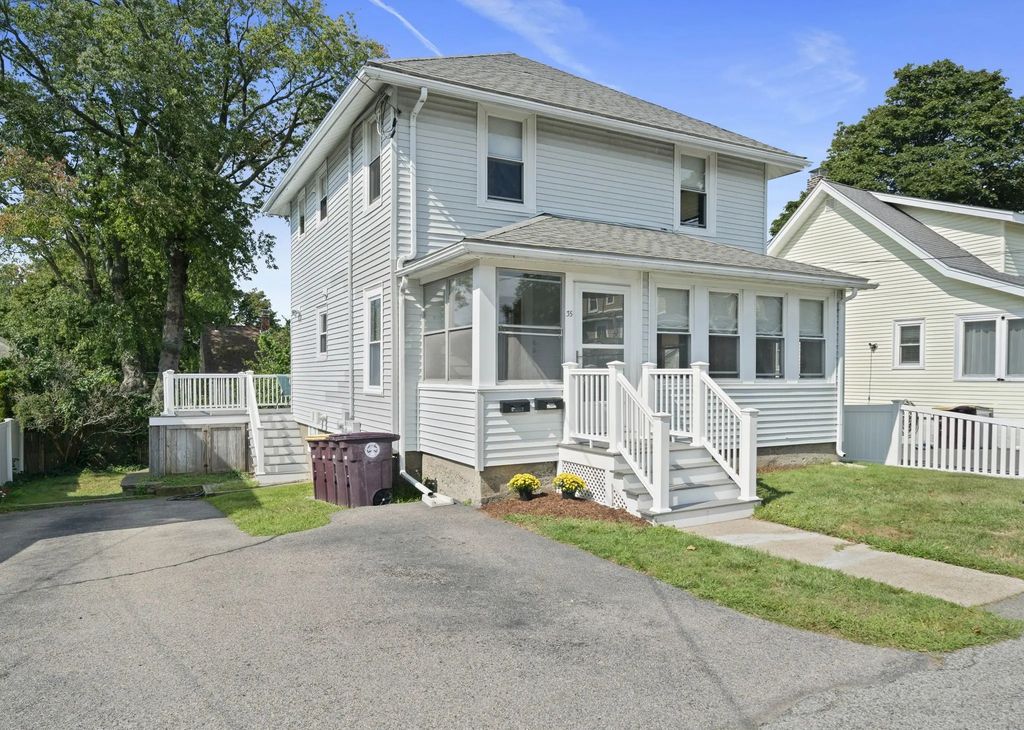 35 Manomet Rd, Weymouth
