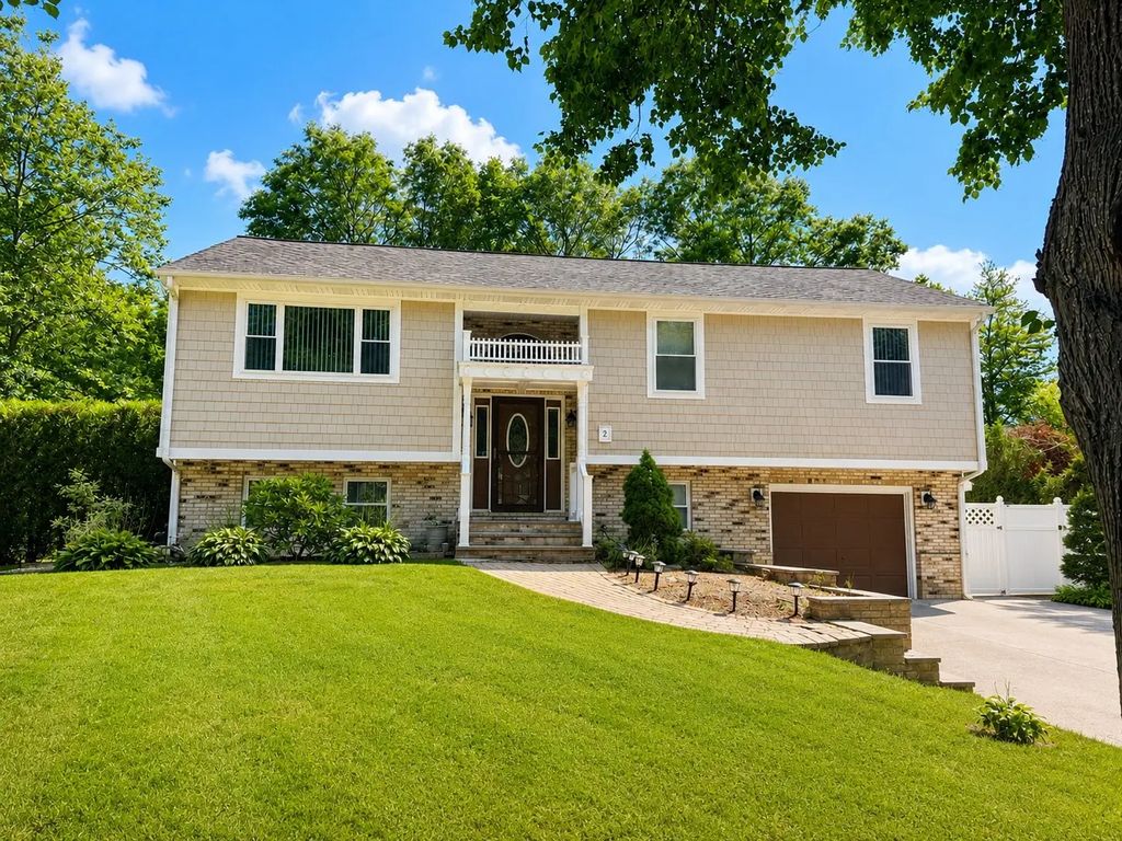 2 Cutter Ln, Dartmouth