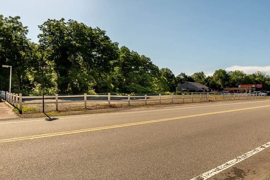 1063 Newman Ave, Seekonk