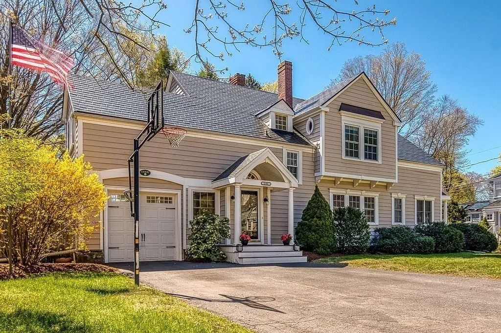 180 Walnut St, Dedham