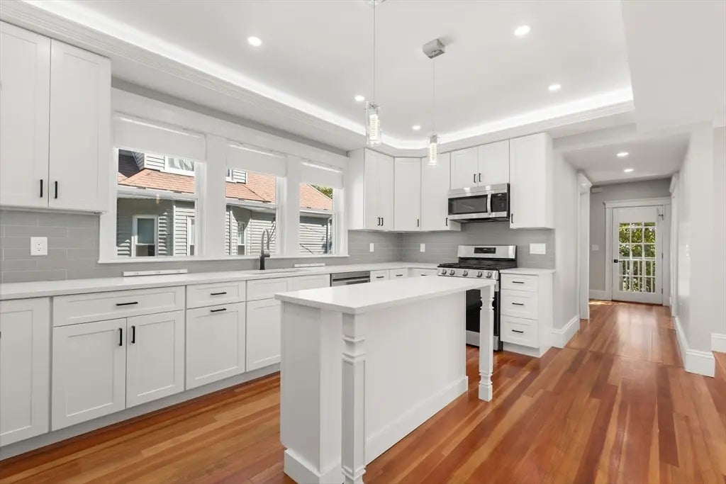 85-87 Dexter Avenue #85, Watertown