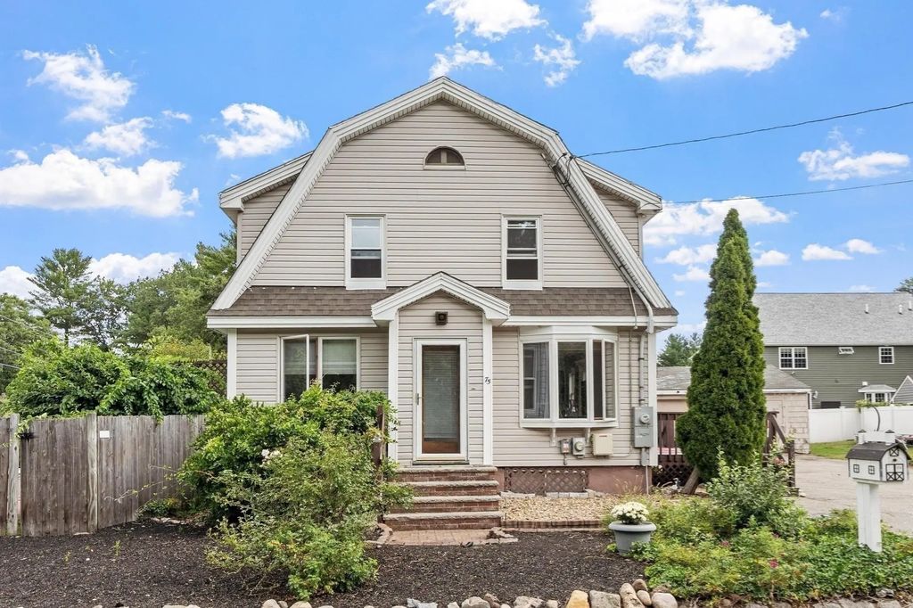 75 Maple Road, Tewksbury