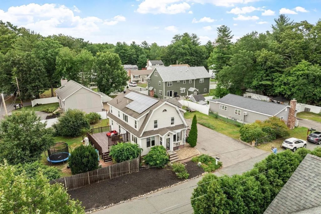 75 Maple Road, Tewksbury