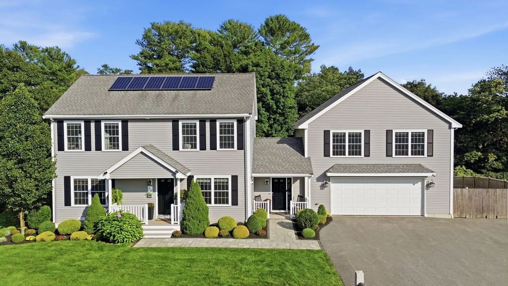 39 Tomahawk Dr, Tewksbury