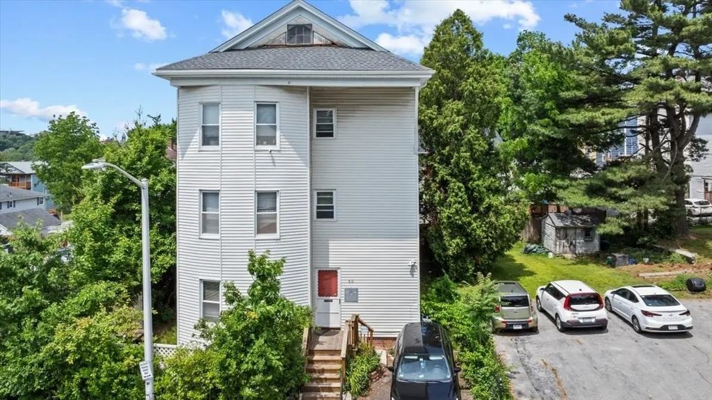 60 Esther St #3, Worcester