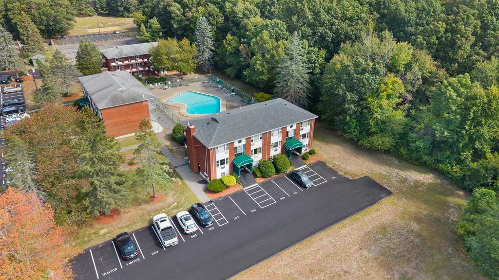 E2 Colonial Dr #4, Andover