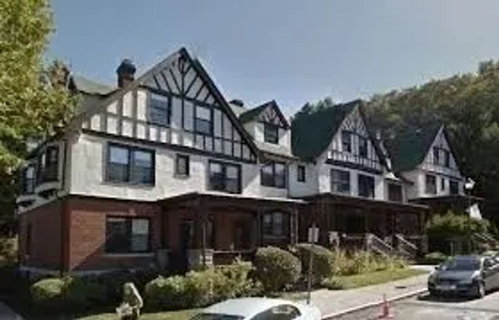 12 Eaton Ct. #2, Wellesley
