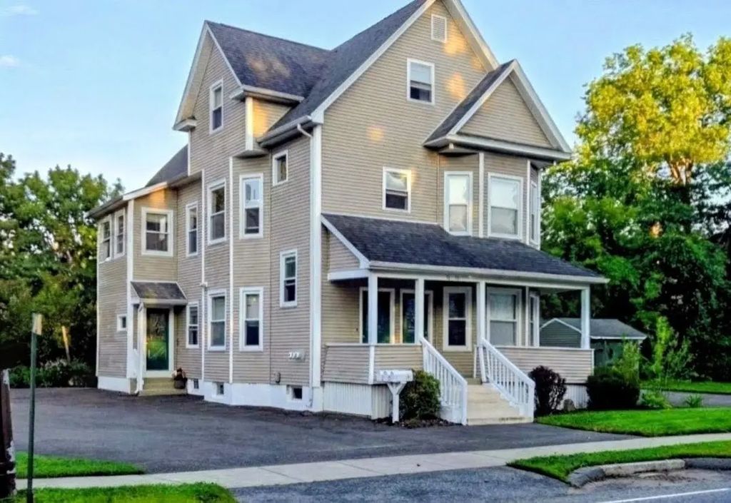 96-98 Walnut St, Agawam