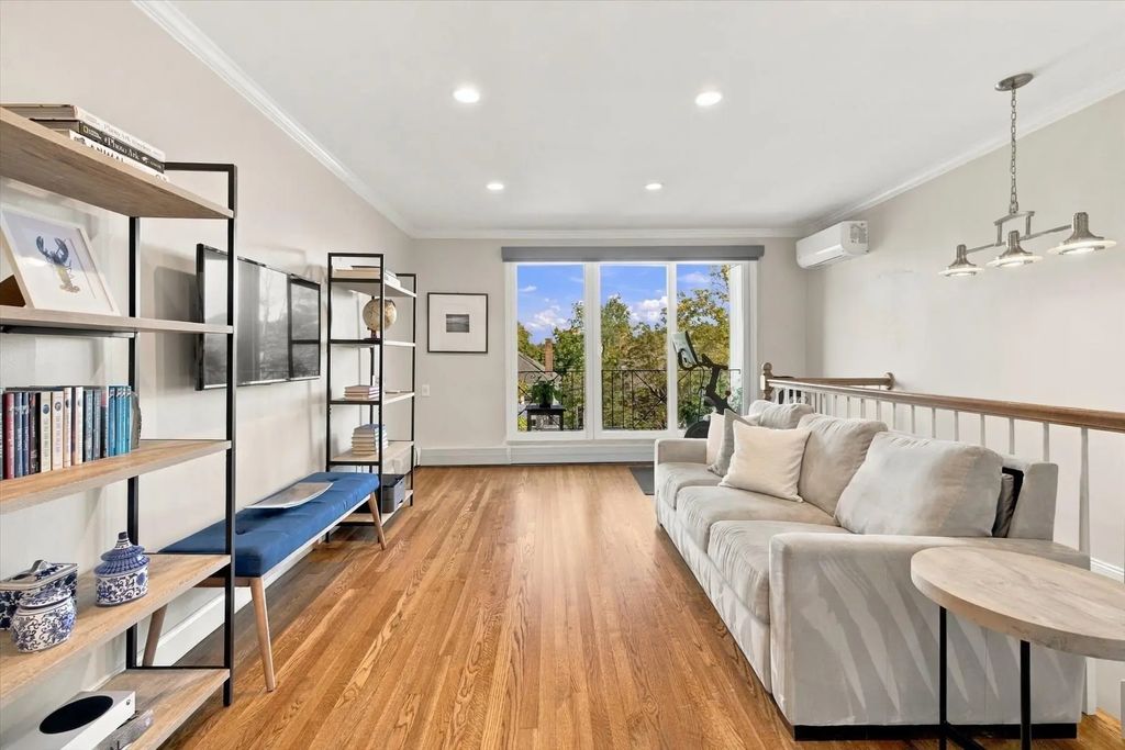 16 Addington #21, Brookline