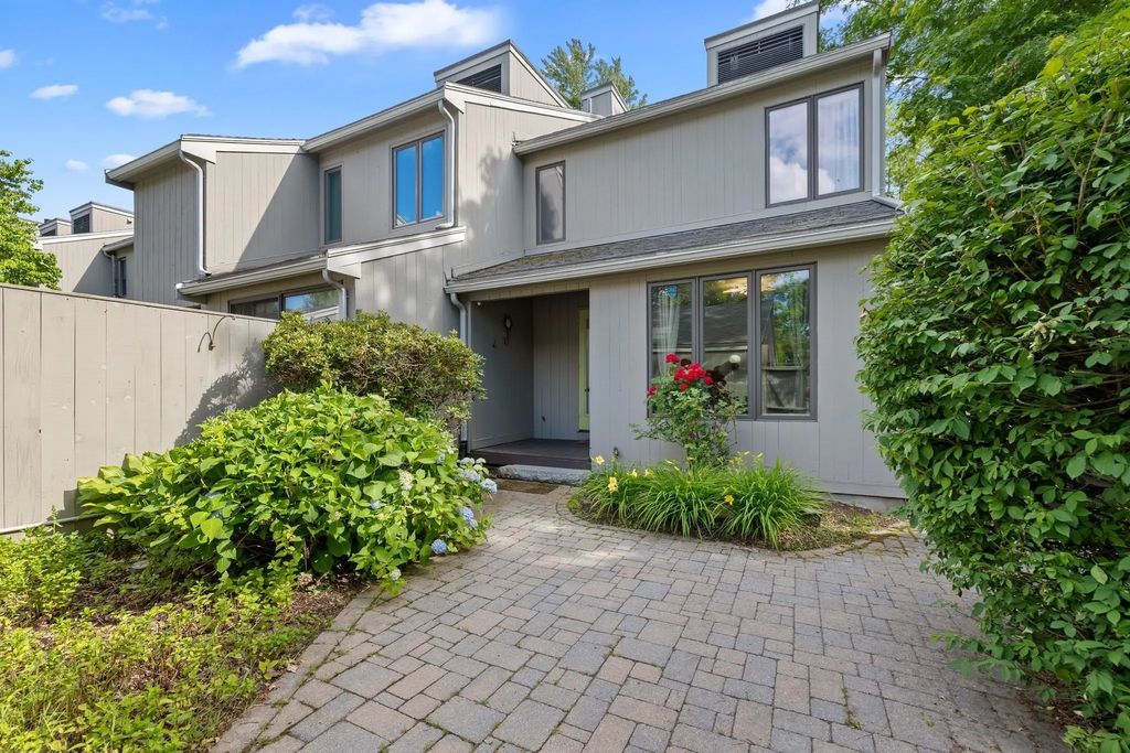 20 Mill Pond #20, North Andover