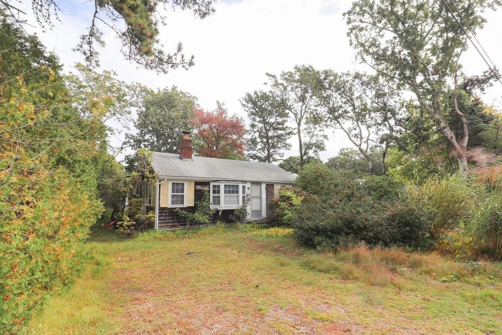 64 Sunset Ln, Dennis