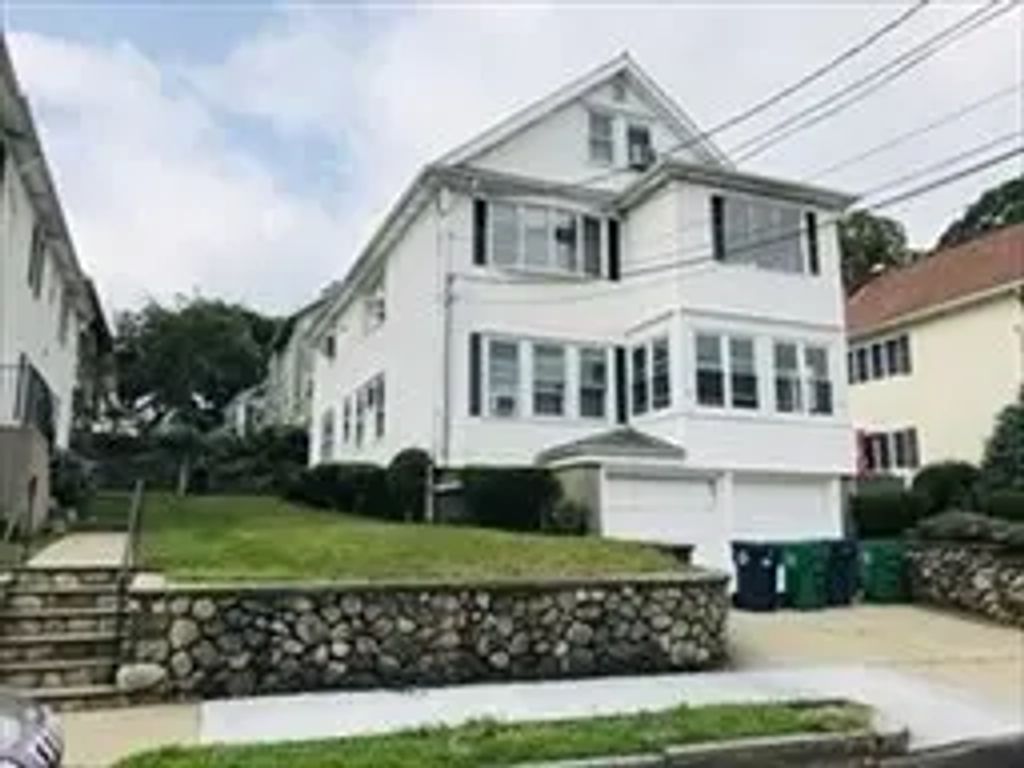 12 Rockland #12, Newton