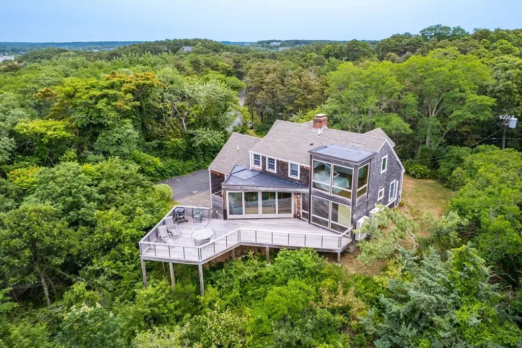 9 Benson Rd, Truro