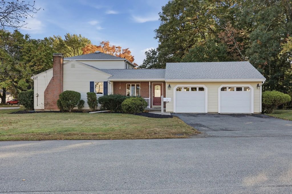 8 Selwyn Rd, Peabody