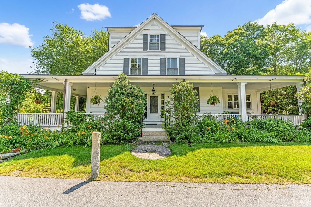1139 Briggs Street, Dighton