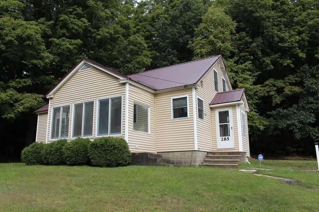285 Millers Falls Rd, Northfield