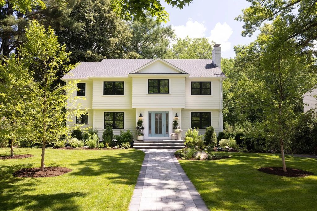 209 Bristol Rd, Wellesley