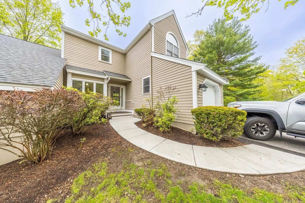 49 Bishops Forest Dr #49, Waltham