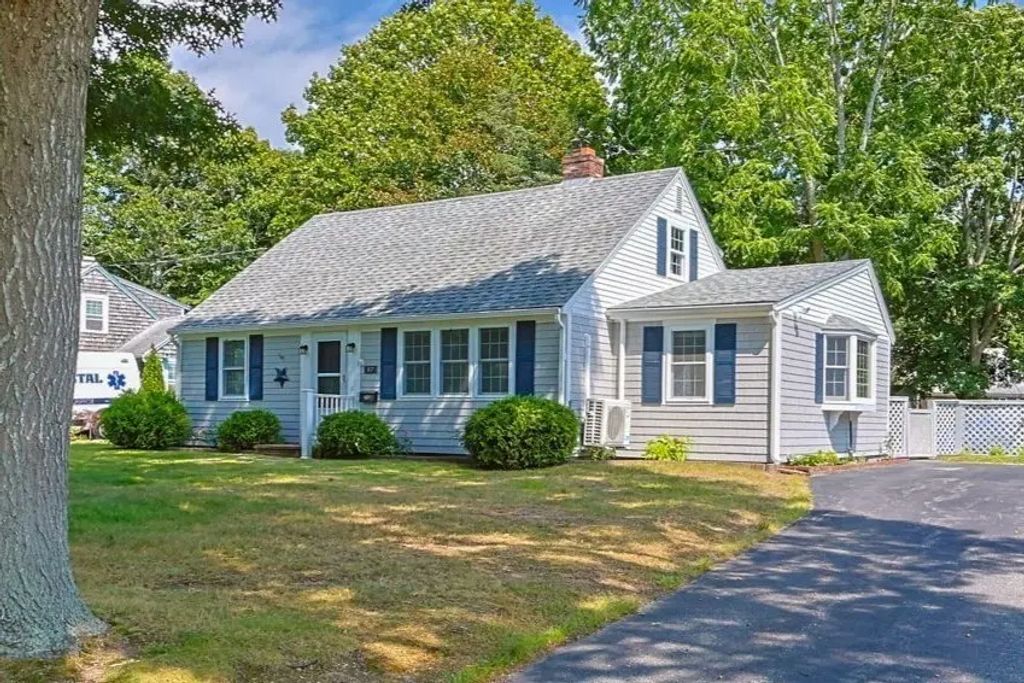 87 Vidal Ave, Falmouth