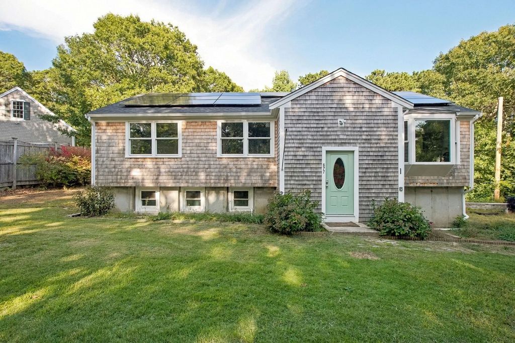 877 Bumps River Rd, Barnstable