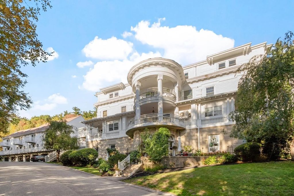 1401 Great Pond Road #2, North Andover