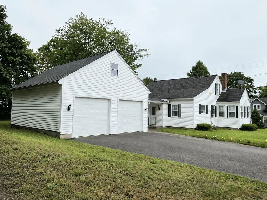 110 Barthel Ave, Gardner